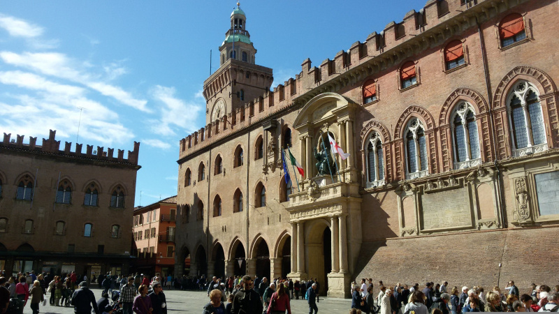 A Bologna procede la gestione della sosta con una nuova società dedicata