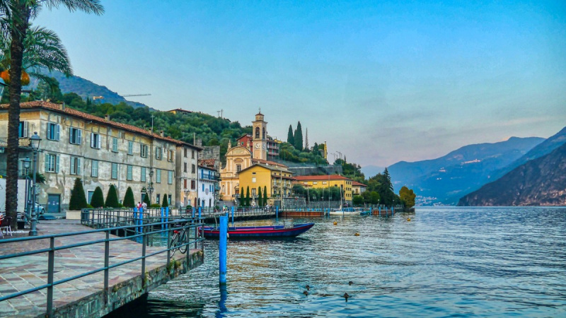 Sosta regolamentata a Riva di Solto